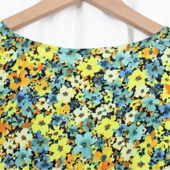 L Space Shine On Bright Floral Crop Wrap Top Small - Picture 6 of 8